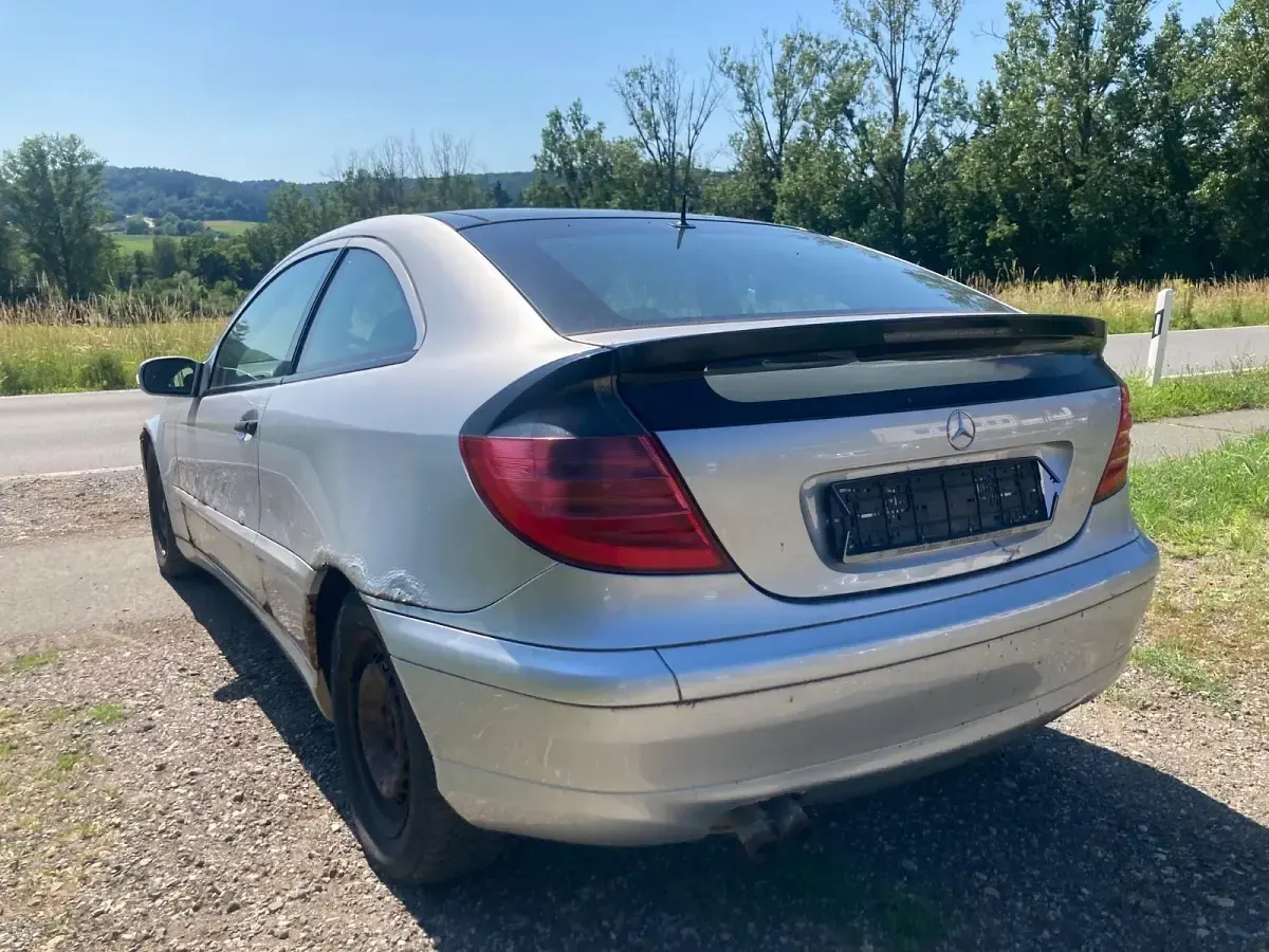 Gebraucht Mercedes C180 143 PS (105 kW) 2003 Silber Coupé