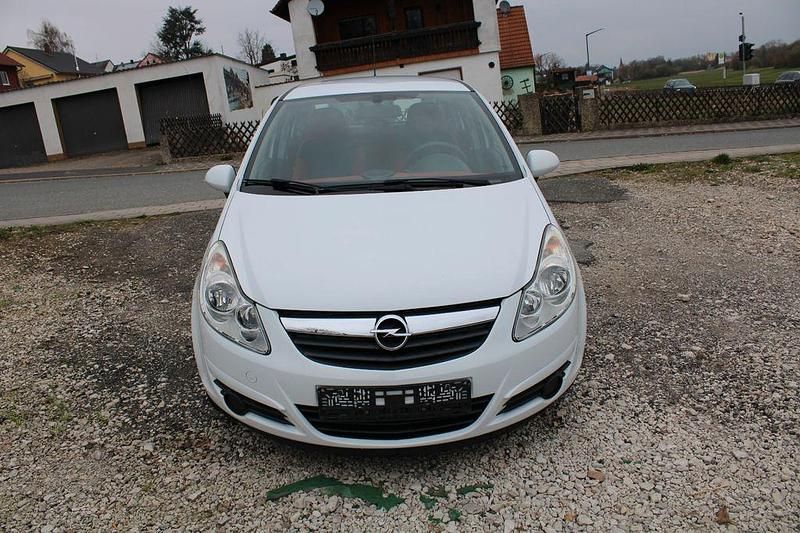 Gebraucht Opel Corsa Edition 80 PS (58 kW) 2009 Weiß Kleinwagen