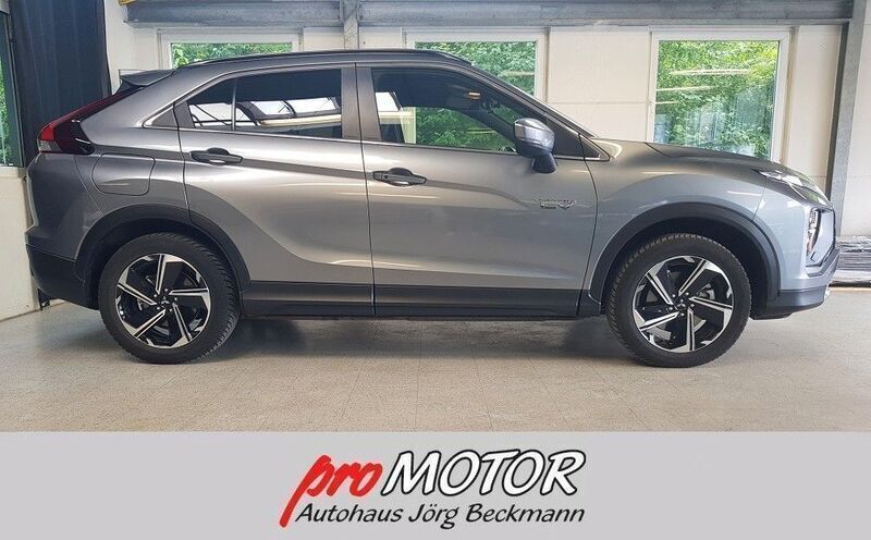 Gebraucht Mitsubishi Eclipse Cross Plus 188 PS (138 kW) 2022 Grau SUV