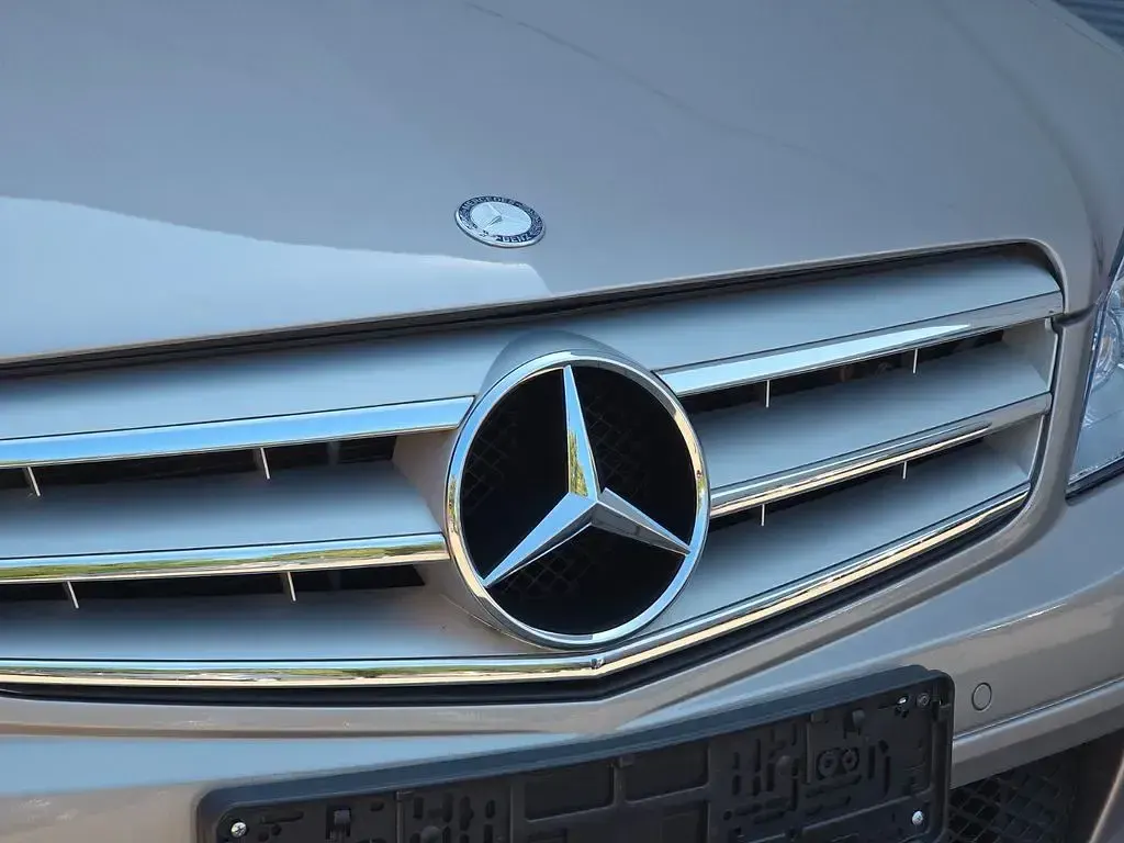 Gebraucht Mercedes C230 Avantgarde 204 PS (150 kW) 2008 Silber Limousine