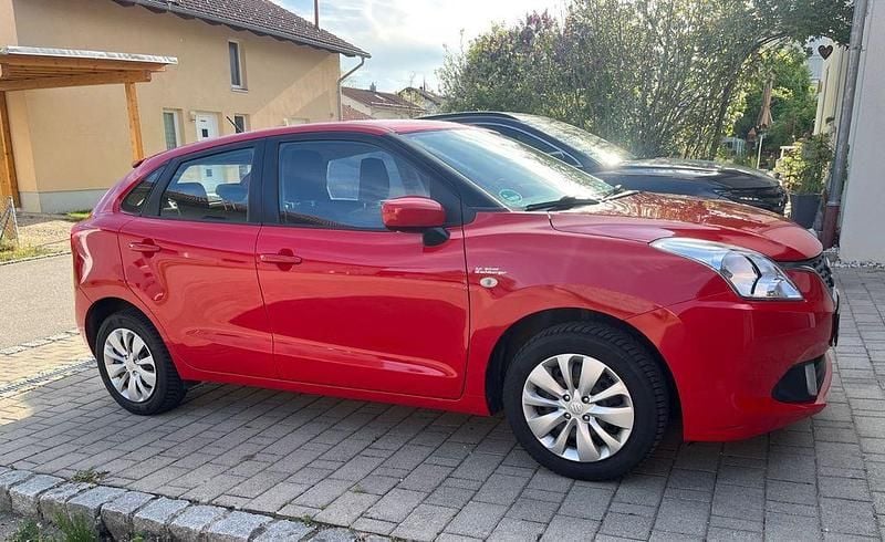 Used Suzuki Baleno Basic 90 HP (66 kW) 2016 Red Hatchback