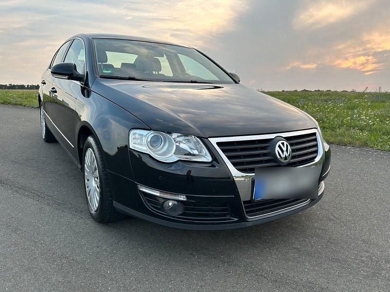 Schwarz Gebraucht 2009 VW Passat Limousine | 3.999 € (Fairer Preis) - Bild 1/4