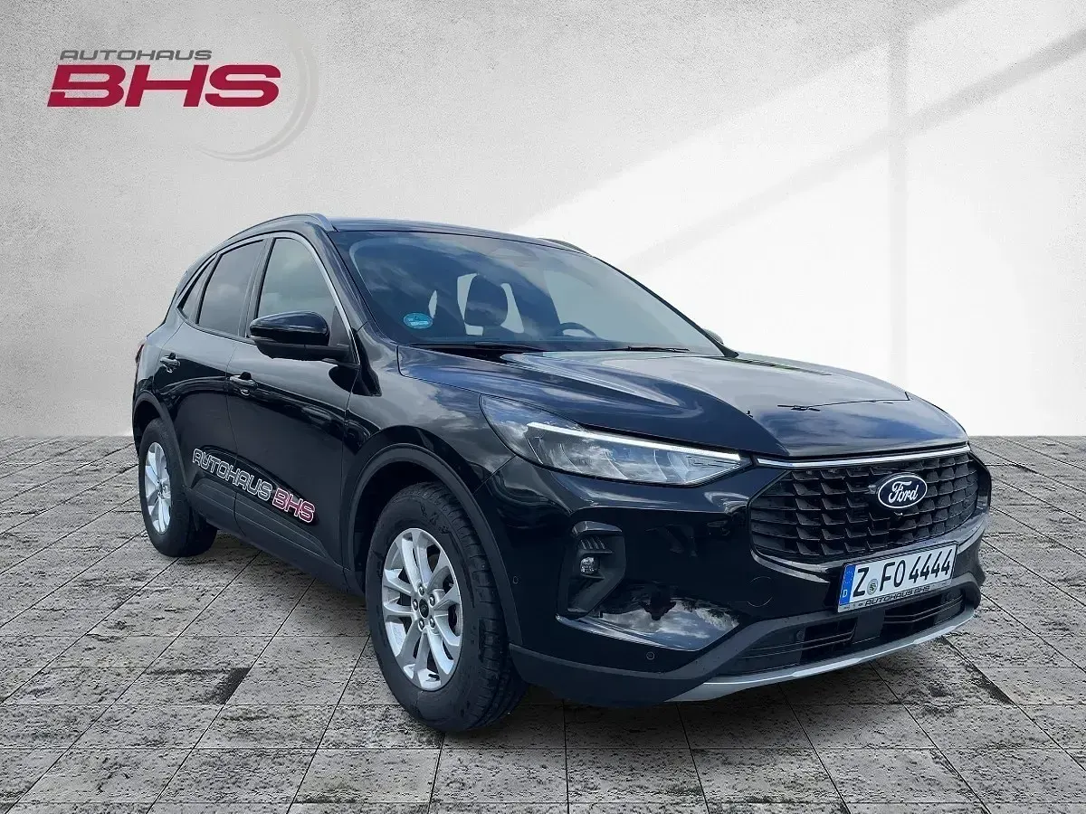 Gebraucht Ford Kuga Titanium 150 PS (110 kW) 2024 Agate black (schwarz) SUV