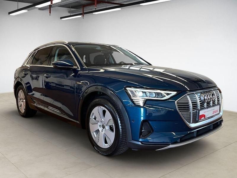 Gebraucht Audi e-tron Ambiente 230 kW (313 PS) 2020 Galaxisblau metallic SUV