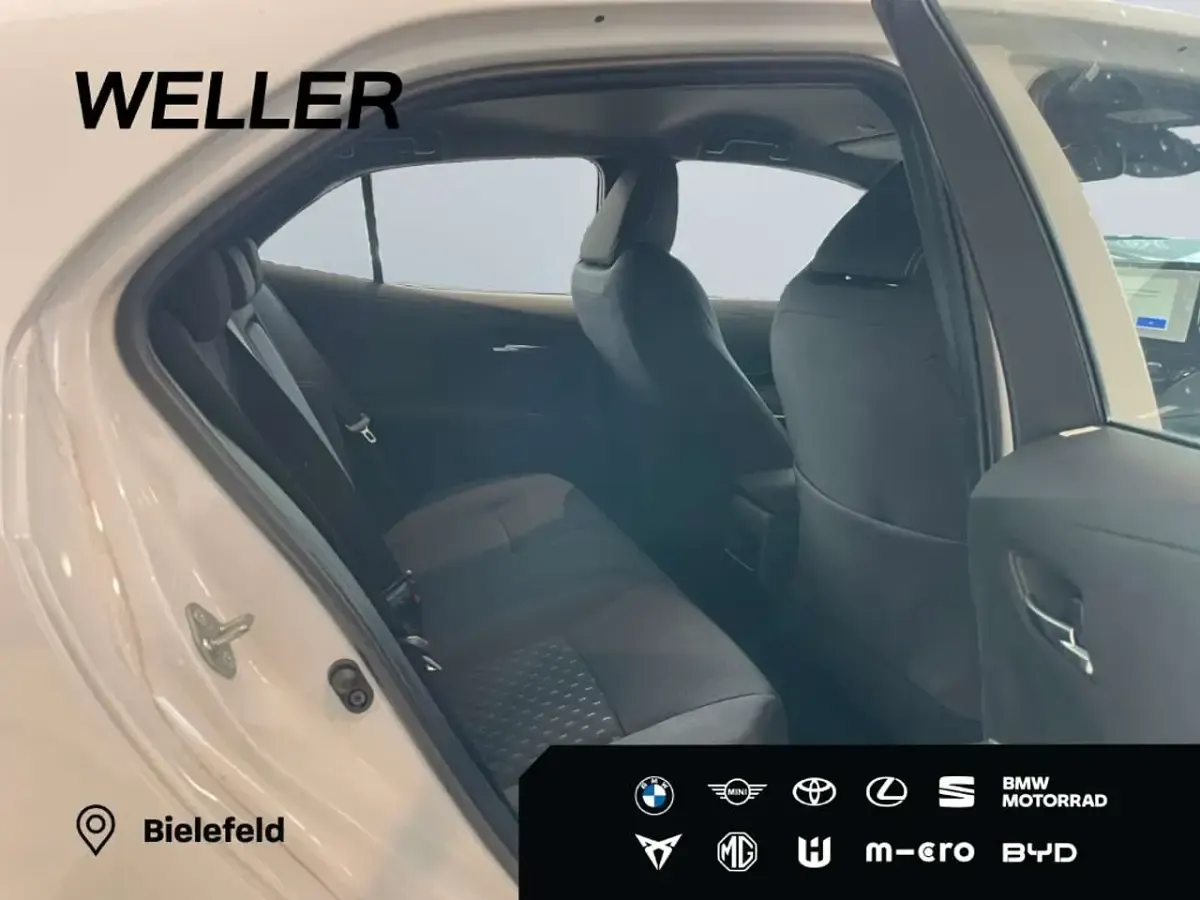 Neu Toyota Corolla Hybrid 140 PS (102 kW) 2025 Weiss Limousine