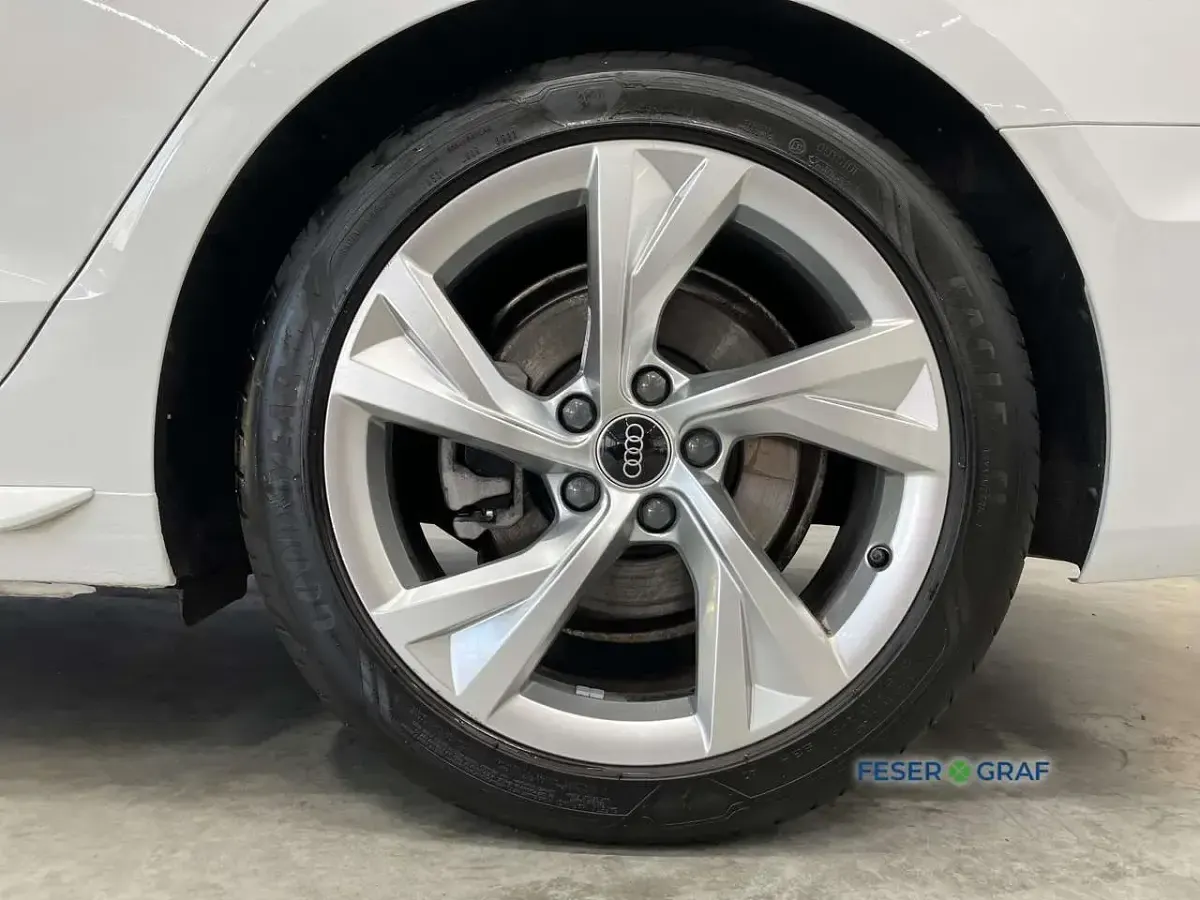 Gebraucht Audi A4 S-Line 163 PS (119 kW) 2023 Ibisweiß Kombi