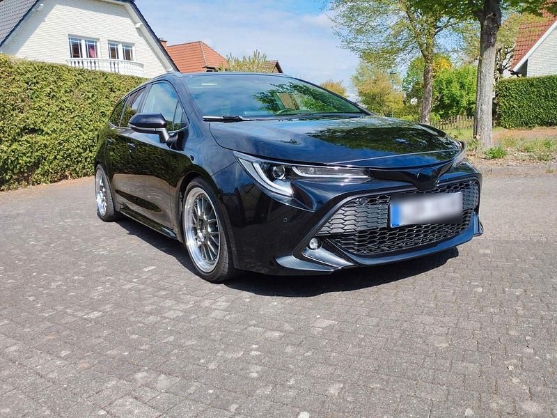 Schwarz Gebraucht 2020 Toyota Corolla Kombi | 22.900 € (Fairer Preis) - Bild 1/4