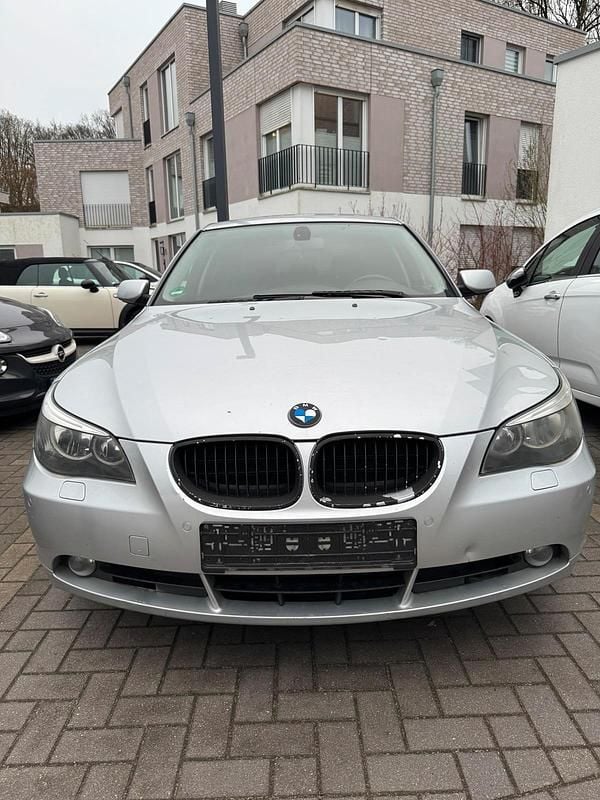 Gebraucht BMW 525 177 PS (130 kW) 2005 Silber Limousine