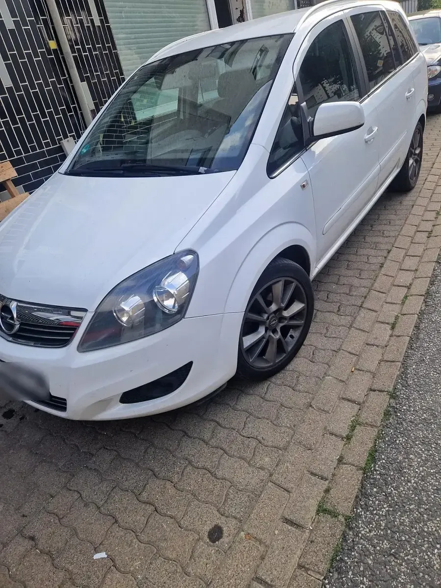 Opel Zafira 2011