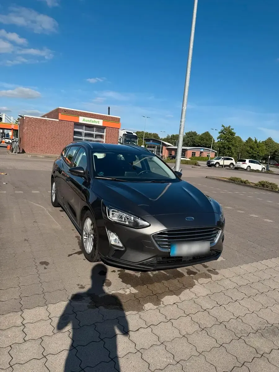 Gebraucht Ford Focus 120 PS (88 kW) 2020 Grau Kombi