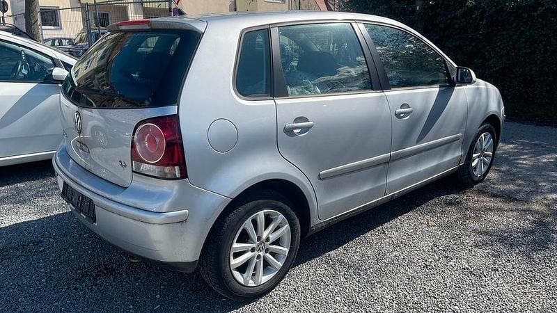 Gebraucht VW Polo Trendline 75 PS (55 kW) 2006 Silber Kleinwagen