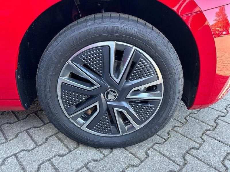 Gebraucht Skoda Fabia Tour 65 PS (47 kW) 2024 Velvet rot metallic Limousine