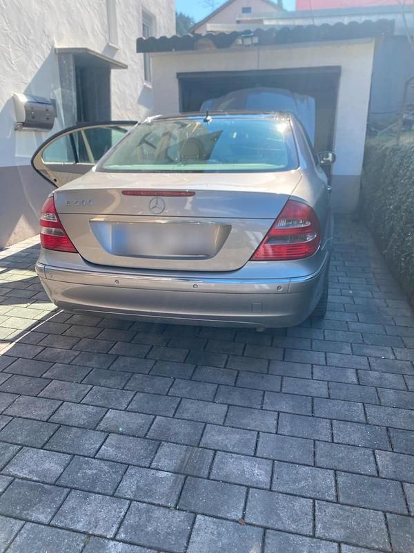 Gebraucht 2005 Mercedes E500 Limousine | 11.990 € (Fairer Preis) - Bild 1/4