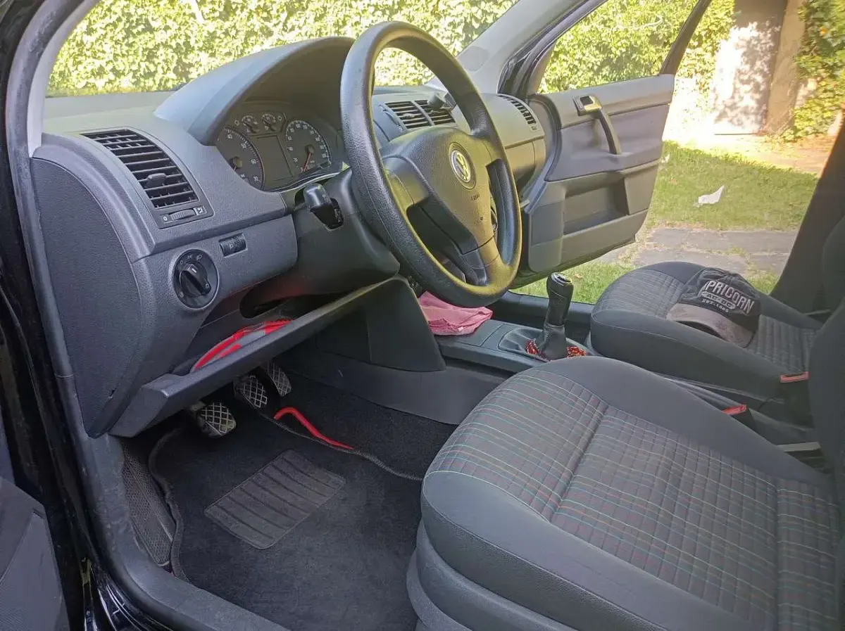 Second-hand VW Polo Trendline 80 CP (58 kW) 2009 Negru Hatchback