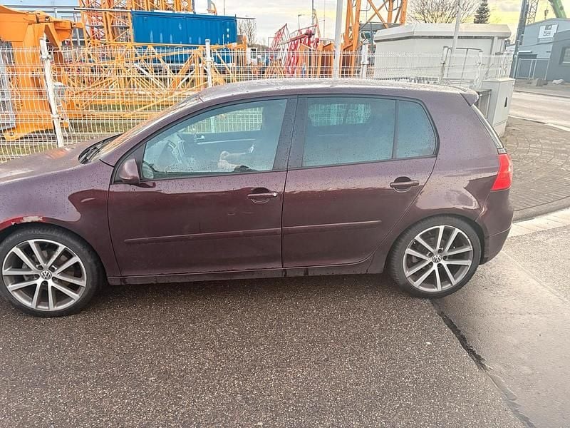 Gebraucht VW Golf V 150 PS (110 kW) 2005 Rot Kleinwagen