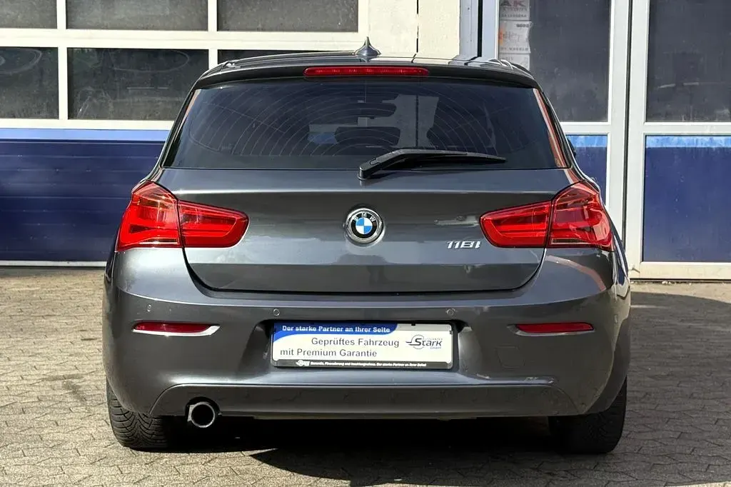 Gebraucht BMW 118 Advantage 136 PS (100 kW) 2017 Grau Kleinwagen