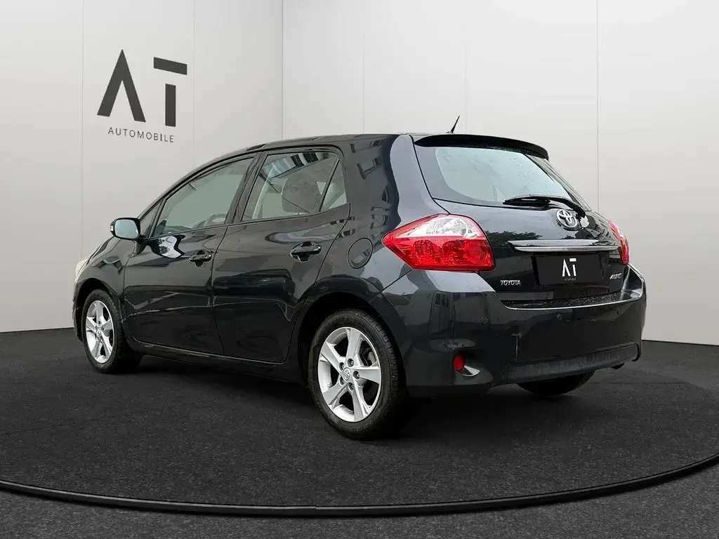 Gebraucht Toyota Auris Edition 99 PS (72 kW) 2011 Schwarz Kleinwagen