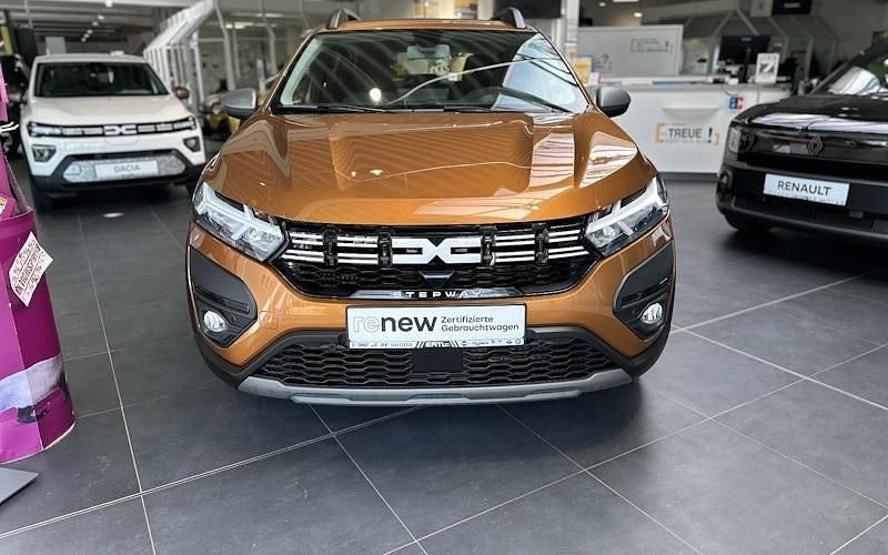 Gebraucht Dacia Sandero Expression 110 PS (80 kW) 2023 Orange Limousine