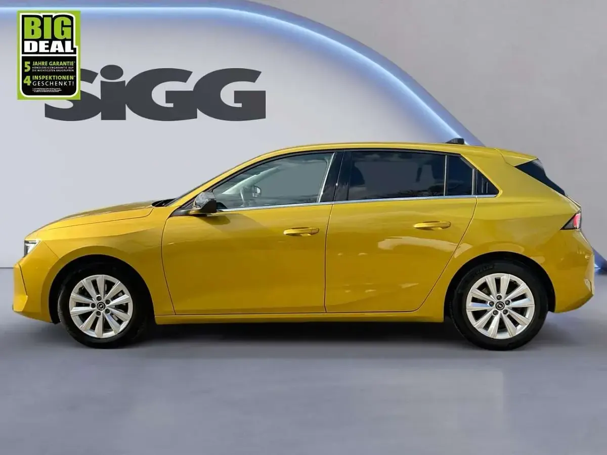Usata Opel Astra Elegance 131 CV (96 kW) 2023 Giallo Berlina
