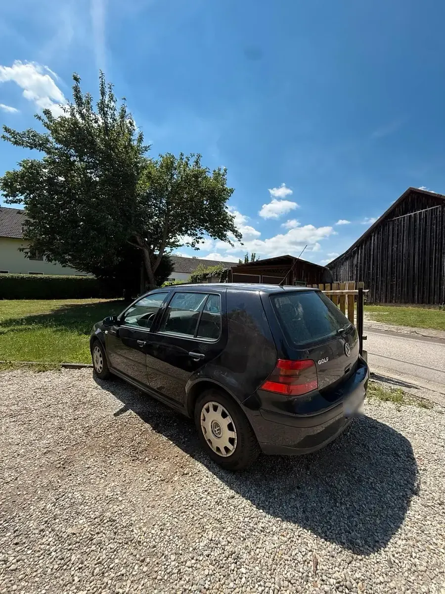 Gebraucht VW Golf IV 75 PS (55 kW) 1998 Schwarz Kleinwagen