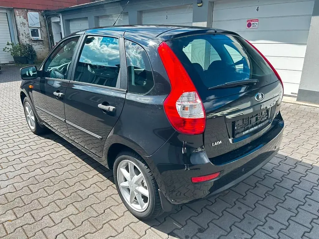 Gebraucht Lada Kalina 98 PS (72 kW) 2018 Schwarz Limousine