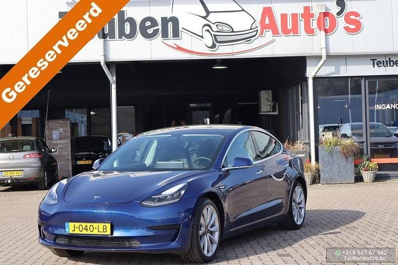 Second-hand Tesla Model 3 Standard Range 175 kW (238 CP) 2020 Albastru Berlinǎ
