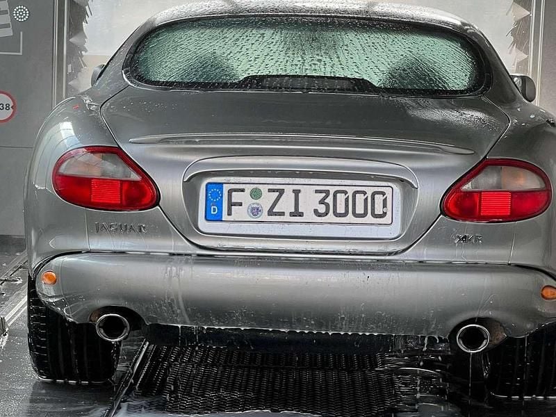 Gebraucht Jaguar XKR 363 PS (266 kW) 1999 Silber Coupé