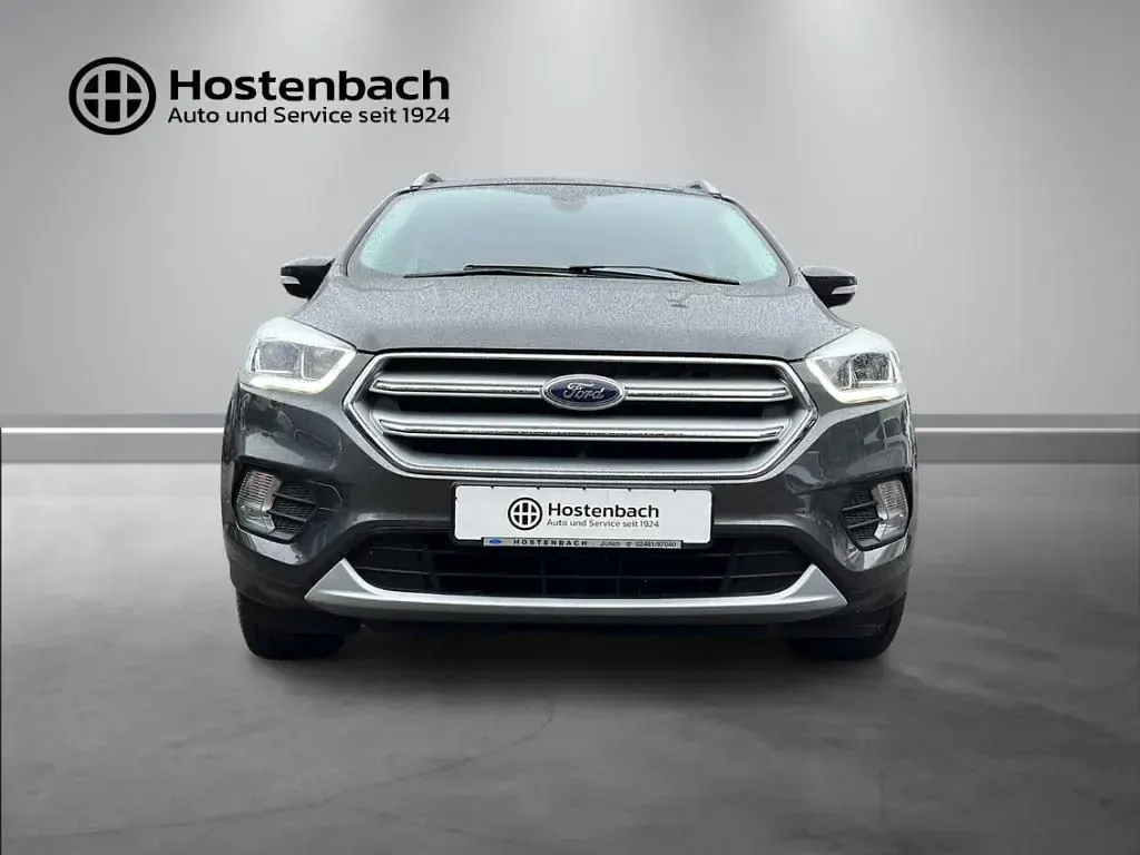 Gebraucht Ford Kuga Titanium 150 PS (110 kW) 2017 Grau SUV