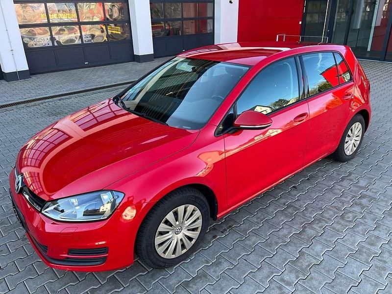 Tornadorot Gebraucht 2013 VW Golf VII Comfortline Kleinwagen | 8.399 € (Fairer Preis) - Bild 1/4