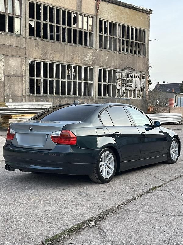 Gebraucht BMW 318 143 PS (105 kW) 2007 Grün Limousine