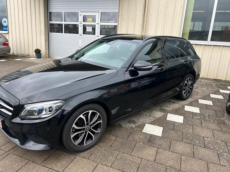 Gebraucht Mercedes C200 160 PS (117 kW) 2018 Schwarz Kombi