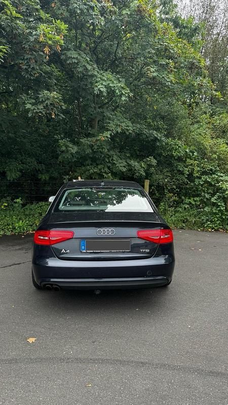 Gebraucht Audi A4 170 PS (125 kW) 2013 Blau Limousine