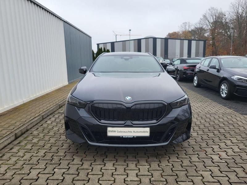 Gebraucht BMW 520 M Sport 190 PS (139 kW) 2025 Schwarz Kombi