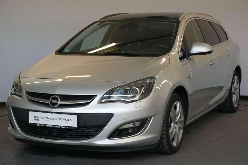 Gebraucht Opel Astra Exklusiv 165 PS (121 kW) 2014 Silber Kombi