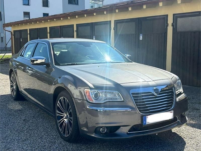 Gebraucht Lancia Thema 239 PS (175 kW) 2013 Braun Limousine