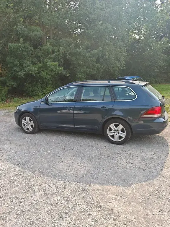 Gebraucht VW Golf VI Trendline 102 PS (75 kW) 2010 Blau Kombi