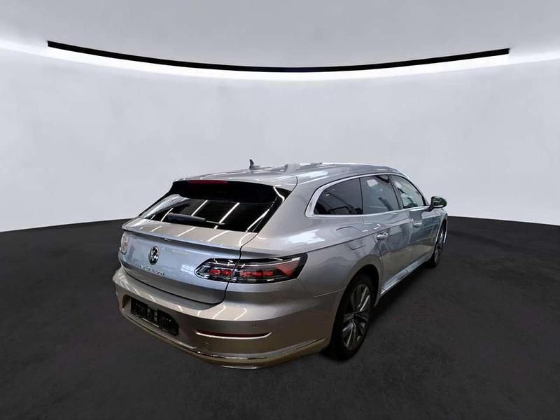 Gebraucht VW Arteon Elegance 150 PS (110 kW) 2023 Pyritsilber metallic Kombi