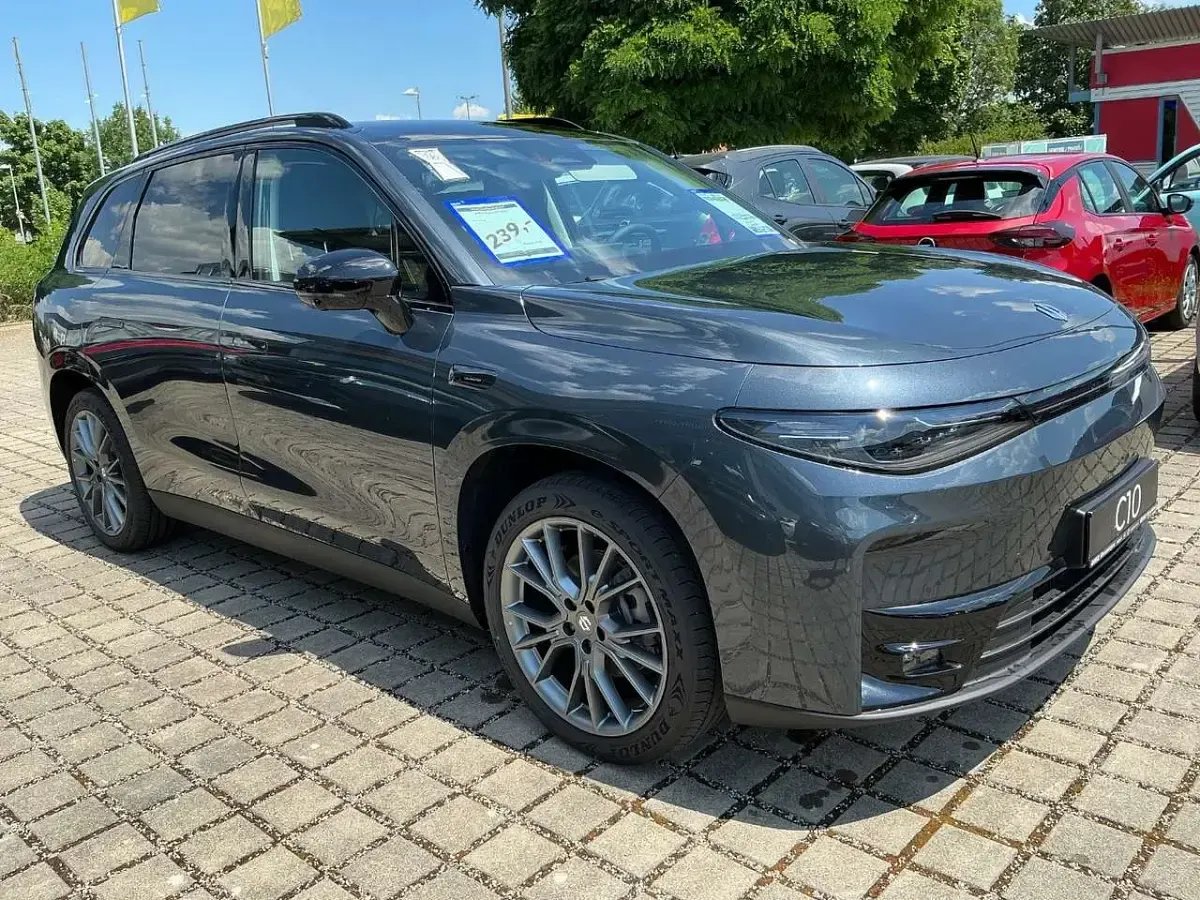 Neu Leapmotor C10 160 kW (218 PS) 2026 Grau SUV
