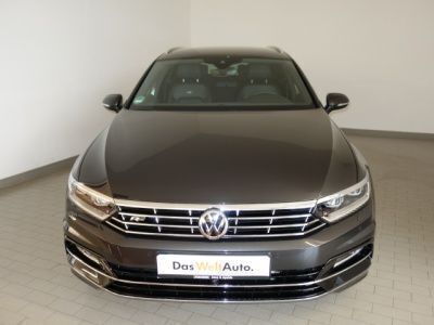 Gebraucht VW Passat Highline 190 PS (139 kW) 2019 Grau metallic Kombi