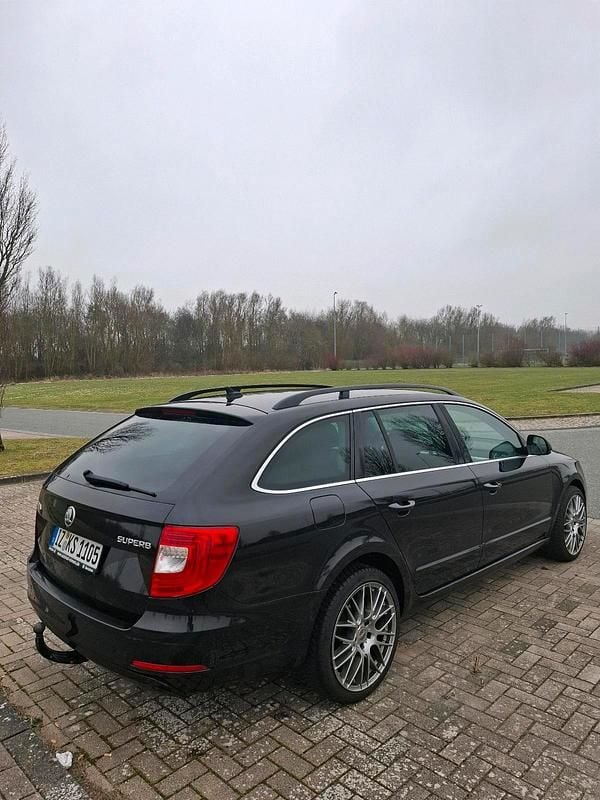 Gebraucht Skoda Superb 170 PS (125 kW) 2014 Schwarz Kombi