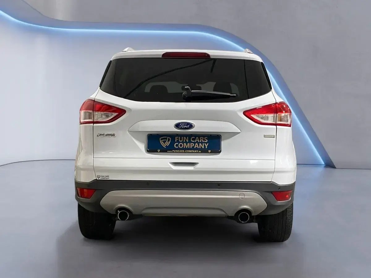 Usado Ford Kuga Titanium 182 HP (133 kW) 2013 Branco SUV