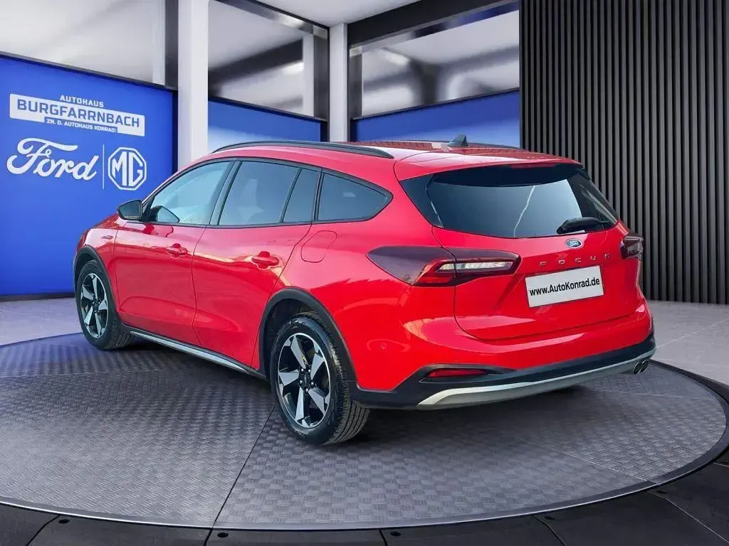 Gebraucht Ford Focus Active X 120 PS (88 kW) 2022 Rot Kombi