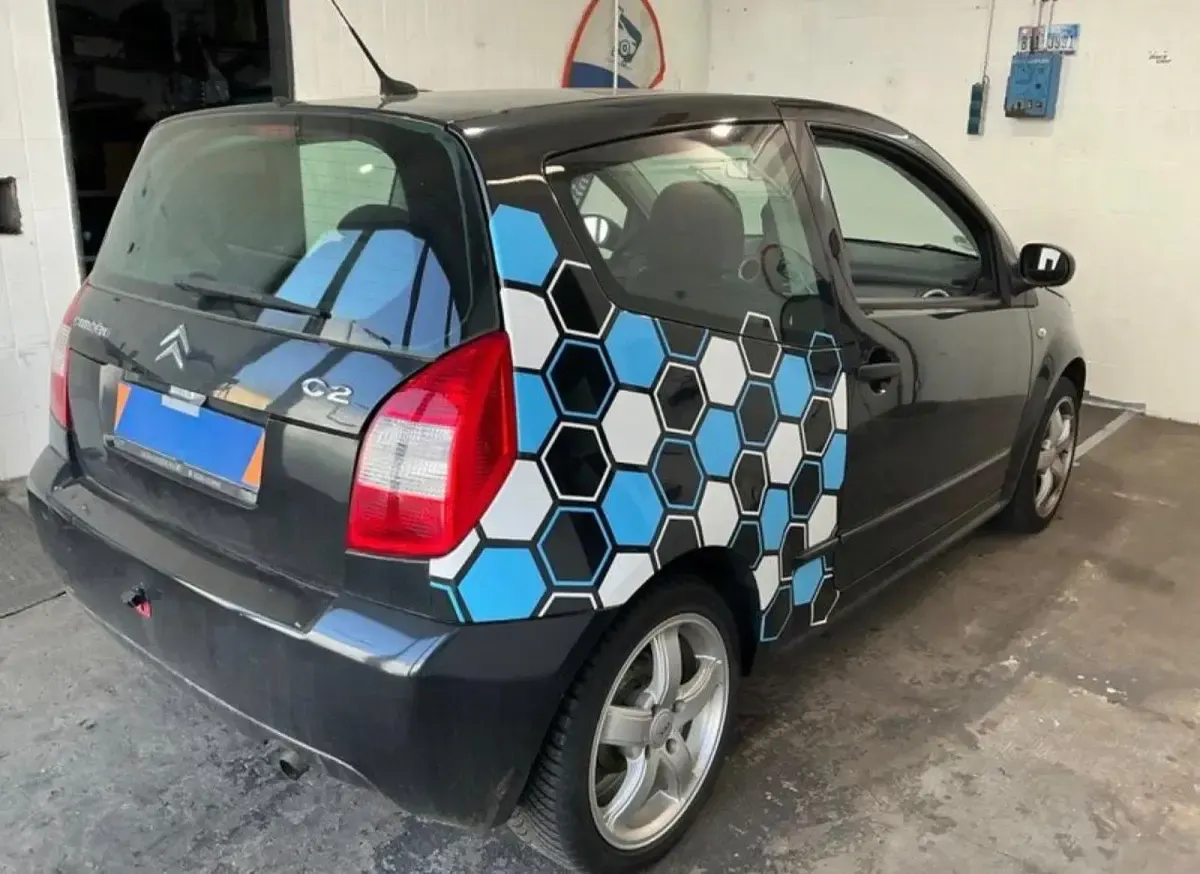 Gebraucht Citroën C2 60 PS (44 kW) 2009 Schwarz Kleinwagen