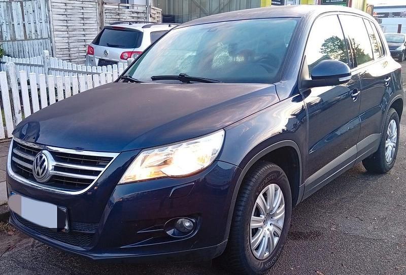 Blau Gebraucht 2011 VW Tiguan SUV | 5.998 € (Guter Preis) - Bild 1/4