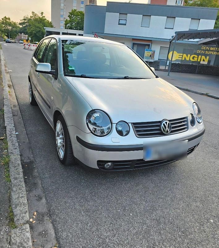Gebraucht VW Polo Highline 64 PS (47 kW) 2002 Silber Limousine