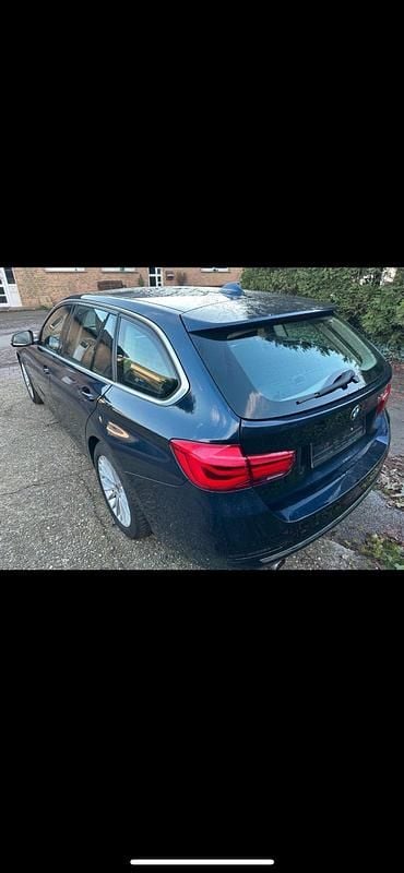 Gebraucht BMW 318 Luxury Line 150 PS (110 kW) 2016 Blau Kombi