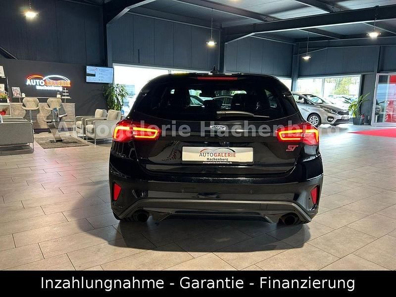 Second-hand Ford Focus ST 280 CP (205 kW) 2020 Negru Berlinǎ