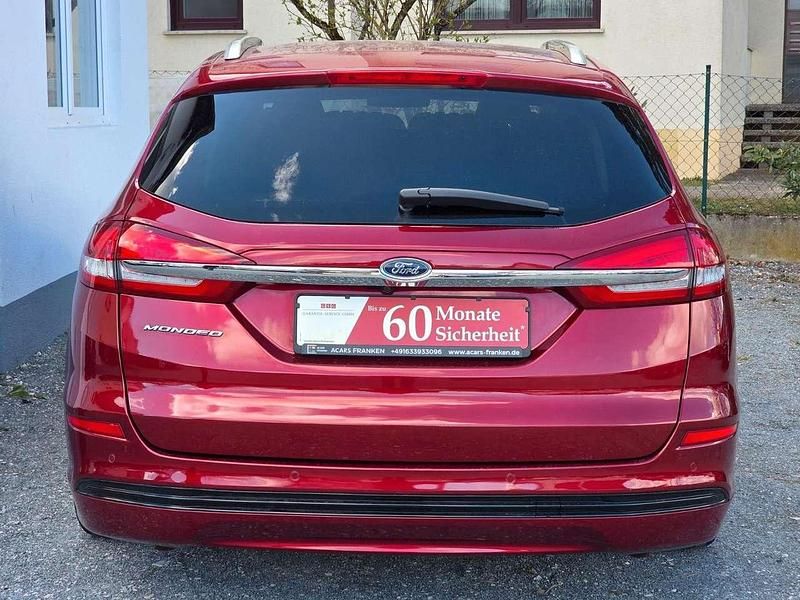 Gebraucht Ford Mondeo Ambiente 165 PS (121 kW) 2018 Rot Kombi