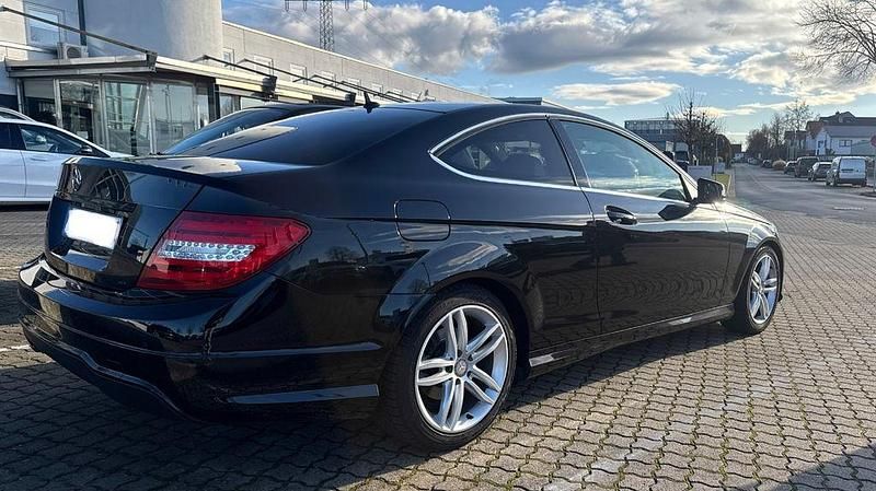 Schwarz Gebraucht 2013 Mercedes C180 AMG Coupé | 13.990 € (Fairer Preis) - Bild 1/4
