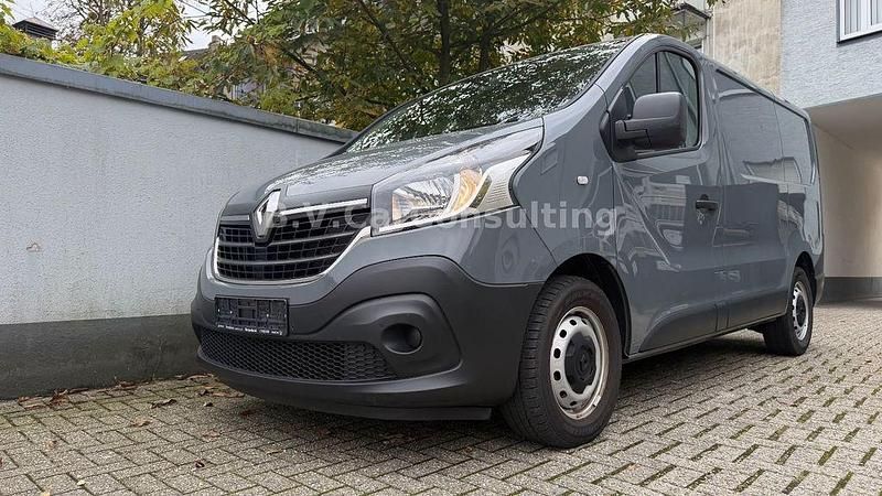 Grau Gebraucht 2021 Renault Trafic Komfort Van | 21.498 € (Superpreis) - Bild 1/4